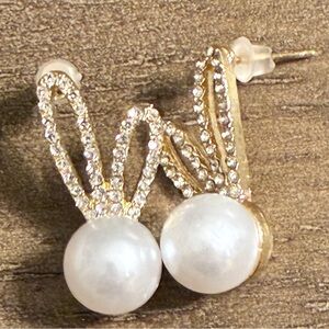 Pearly Bunny Earrings Rhinestone Rabbit Studs Easter Jewelry NEW